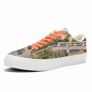 Men Bridge Over Canal Low Top Canvas Shoes