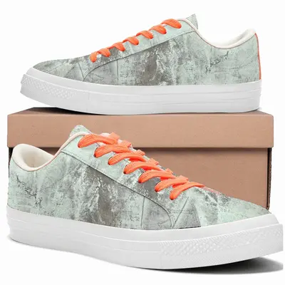 Men Grounded Low Top Canvas Shoes