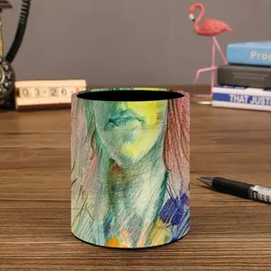 Patti Not So Far Pen Holder (Round)