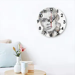 Twiggy Inoubliable Wall Clock