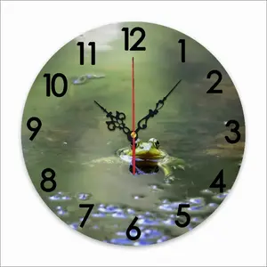 Green Frog - Staring Contest Wall Clock