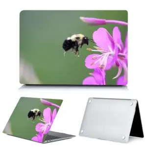 Bee Full Of Pollen MacBook Pro 13 Case