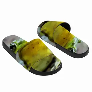 Men Green Frog Chillin Slip On Slippers