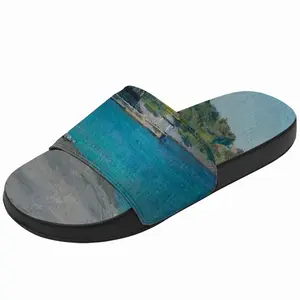 Men The Beach In Big Utrish Slip On Slippers