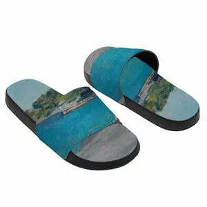 Men The Beach In Big Utrish Slip On Slippers