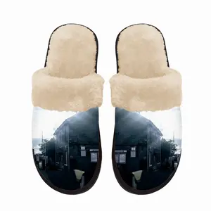 Men Far North Line Georgemas Station House Fuzzy Slippers