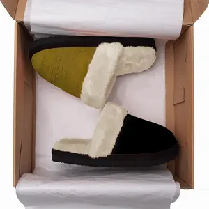 Men Brushed Medallion Fuzzy Slippers