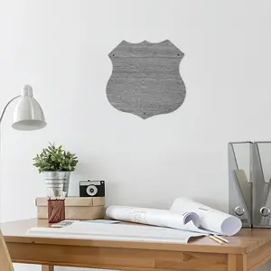 1 Line Shield Shaped Iron Painting