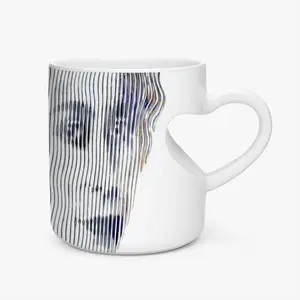 Queen Elizabeth 2 Peach Heart Mug